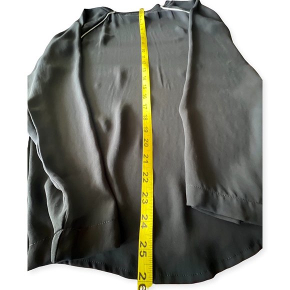 🌸4/$20🌸 Black Raglan Tuxedo Look Crewneck Blouse - Picture 7 of 9